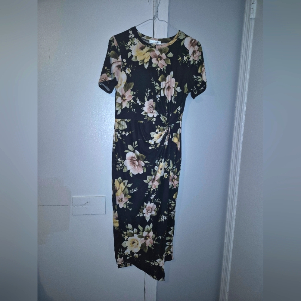 Nine Britton Black Floral Midi Dress